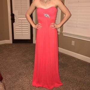 La Femme Prom/Formal Dress